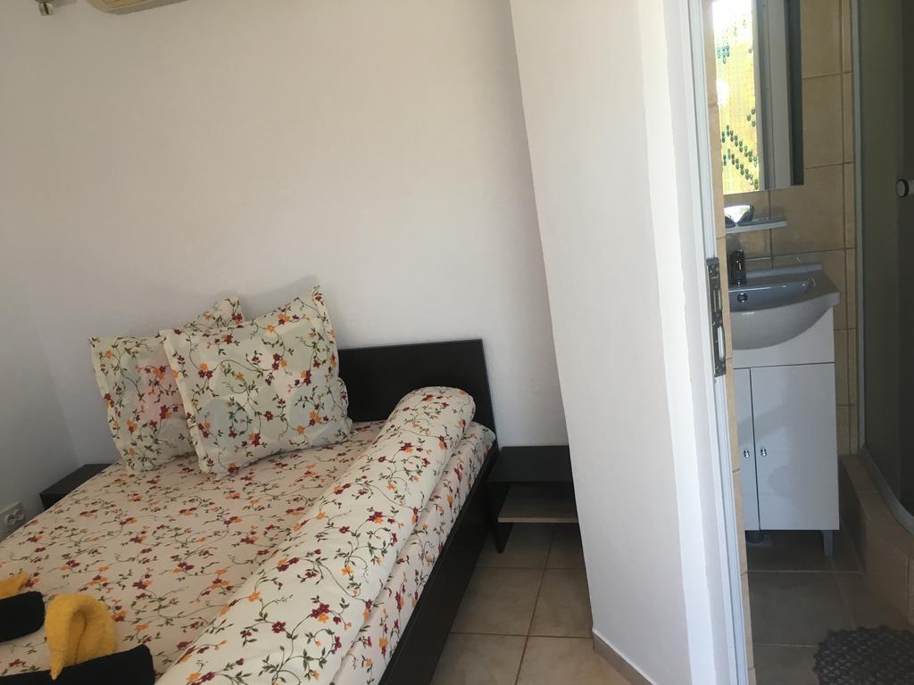Casa Laura Pensionat Corbu  Eksteriør billede